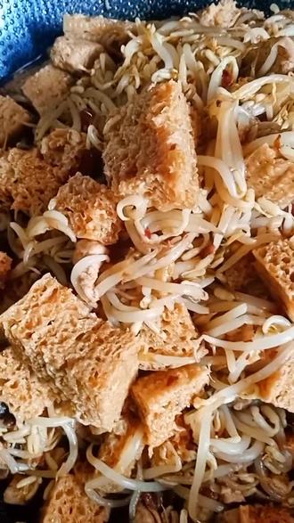 豆芽炒面筋爽口