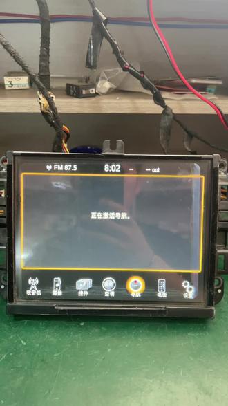 jeep吉普大切诺基公羊中控导航屏幕黑屏重启英文改中文汉化维修