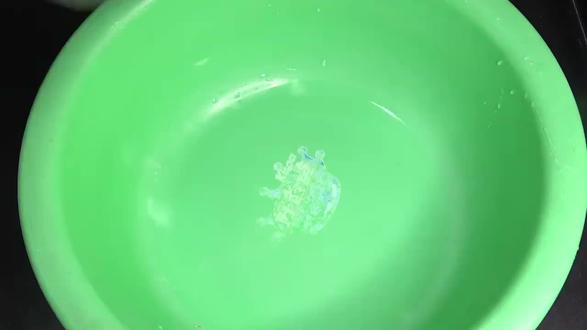 如何清理小龙虾