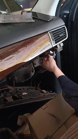 奔驰警示灯故障 排查