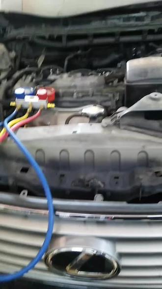 #汽车保养与维修 #深圳陈师傅汽车维修服条 #空调维修 雷克萨斯RX270空调检修,拆装仪表台