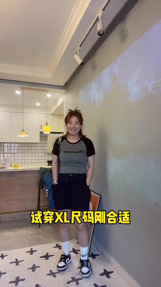 藏蓝色工装裙,80斤穿到200斤。可显瘦。我164 136穿XL,卡码拍小。#肉肉女孩怎么穿出氛围感 #大码女装👗❤ #苹果型身材怎么穿 #适合梨形女孩的显瘦休闲裤推荐 #工装穿搭
