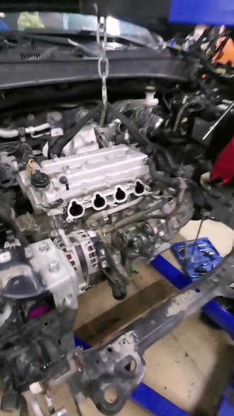 众泰大迈X7。拆发动机。