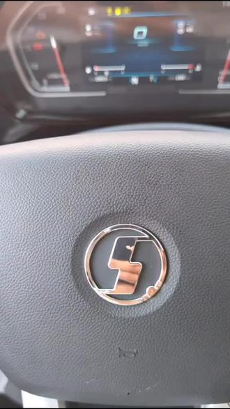 这开关叫后车加速器。#转向灯 #搞笑