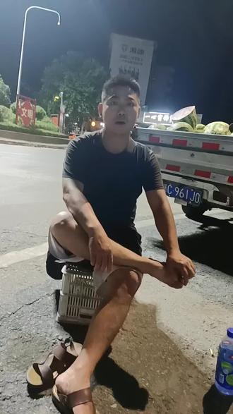 就这个人,他嫂子尿尿他能喝三碗😂😂😂