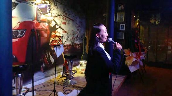 其木格~在演唱可可托海的牧羊人~👍👍💗