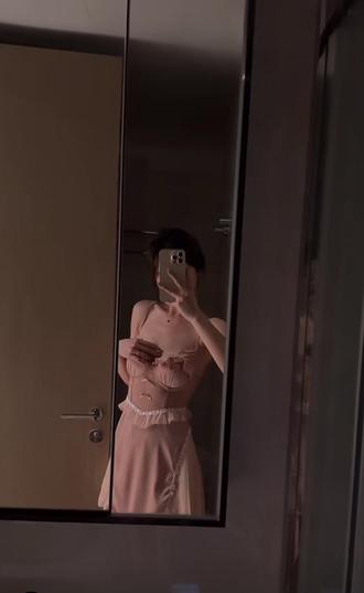 与温柔的人独处 与喜欢的人牵手.#对镜拍 #禁欲系