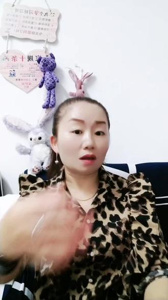 我是贵州的,贵州布依族,布依话这样讲,底米闷😂😂😂