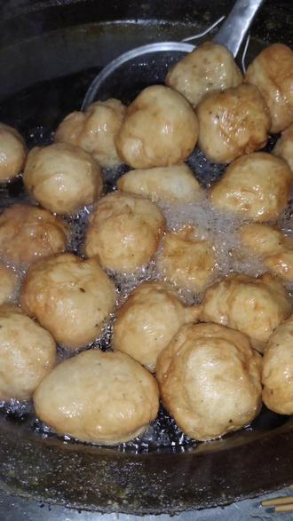 油疙瘩的制作方法来啦!你们在家试试吧!#地方特色美食 #妈妈牌美食