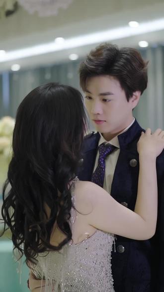 #莫少的重生小狂妻 莫少宠妻无上限,老婆缺模特,看看我呀!#因为一个片段看了整部剧 #精彩片段 #霸道总裁 #短剧