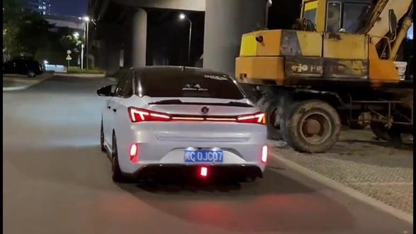 长安逸动PLUS2023款配置介绍及落地价分析#dou是好车 #每天推荐好车 #总有一款适合你 #抖音汽车 #带你懂车 @拍车赚钱小助手