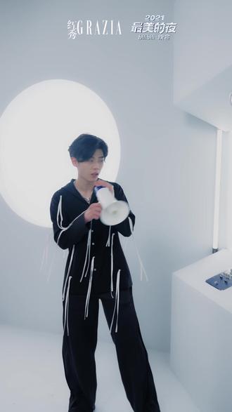 #红秀跨年告别大片 这是#写给2022的一封信。2022 我爱的巴士等你来上车! 积累自我,跨越障碍! 我是#沙一汀el