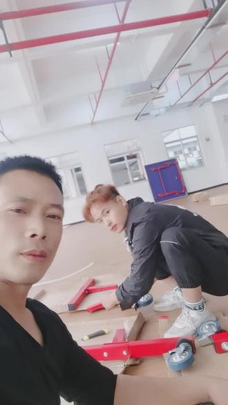 七张双鱼牌乒乓球台搞定。