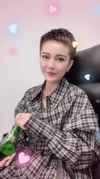 先红了脸,后红了眼,终究不过梦一场…@大宁LEDS