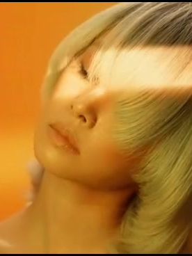 #蔡依林  直视内心，Be Yourself，万物变化间用身心感受事物本身的魅力❤