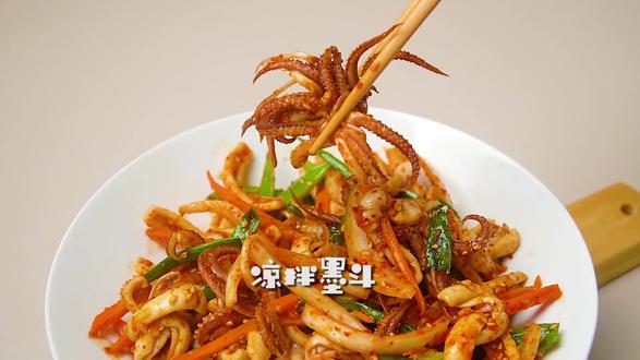 朝鲜族凉拌菜拌墨斗烤肉必点的菜