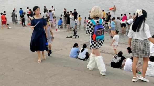 2023.07 泸州 37度高温天游玩清澈冰凉的长江水#一起来玩水 #在全世界每一条河流中踩水