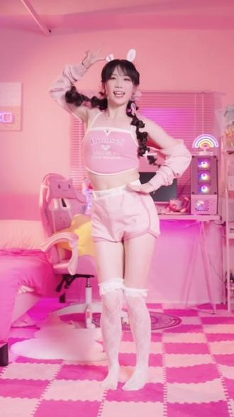 要来点兔子🐰吗?!#甜妹 #元气少女 #什么次元都逃不过甜妹 #bunny张楚寒 #bunny兔子舞