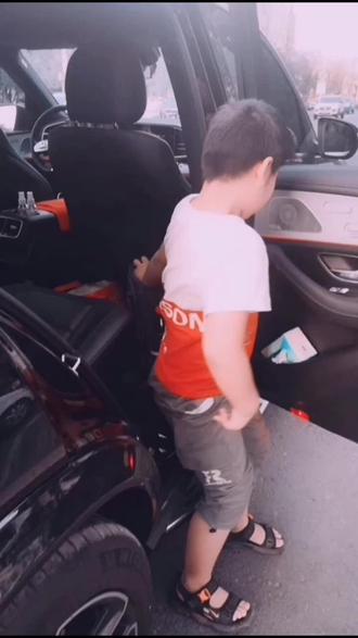 泉阳到界首上学的三个学校四位学生安全送到学校#传递正能量