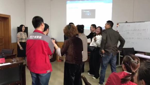 创业SYB培训课堂休息时,游戏娱乐,有意思!!