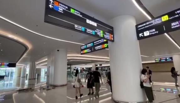 9种交通方式汇集天府机场GTC(综合交通中心),从到达口换乘不超过500米。#成都天府国际机场