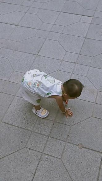 1 tahun 11 hari sudah mulai lancar jalan proud of you my little girl ❤️😍
#lks #pyf #fyp是什么意思