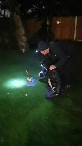 今夜是Bonfire Night.
英国的十月和十一月,除了充满诡异气氛的万圣节,每年还有另外一个很重要的节日——11月5日的篝火之夜(Bonfire Night),也叫篝火节、烟花节。每年一到这时候,英国各地都会在夜晚点燃篝火,燃放烟花,英国人还把这晚称为“本国最美的夜晚”。#放个烟花吧 #记录真实生活 #每一个瞬间都值得被记录 #喵星人