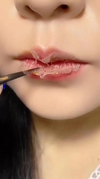 睡觉涂唇膏(水饺图片高清大图) 睡觉涂唇膏(水饺图片高清大图)