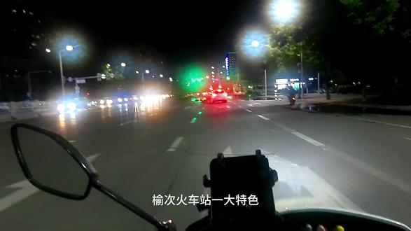 送完单了,看看现在坐火车的人还多吗#积水路段 #人来人往的火车站 #不务正业的小弓