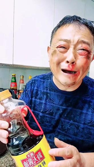 男子汉大豆腐#镜头一开玩出界外 #福气年福气舞 #夫妻日常 #翻新式清洁迎新年