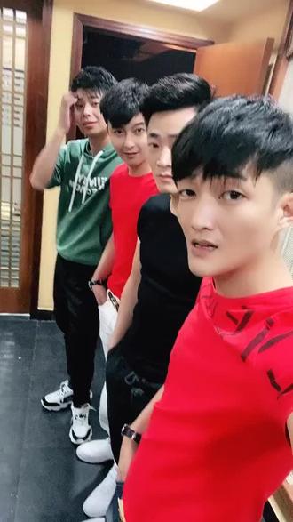 曾经简单的快乐还记得吗?回来吧@哑舍 @大路(砥砺前行)封 @杰少(风雨同舟)