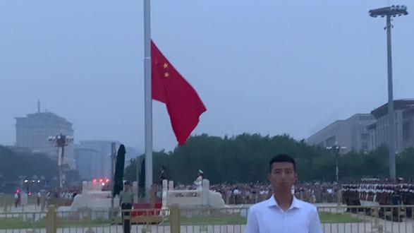 #北京天安门升旗仪式 2023年8月27日凌晨05:37分在晨光里奔赴一场属于中国人的浪漫🇨🇳#张杰鸟巢演唱会