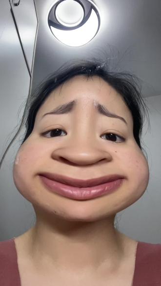 它一下就……撞到了我的这个……耳巴……#吐槽 #蚊子 #虫子 #没事就吃溜溜梅