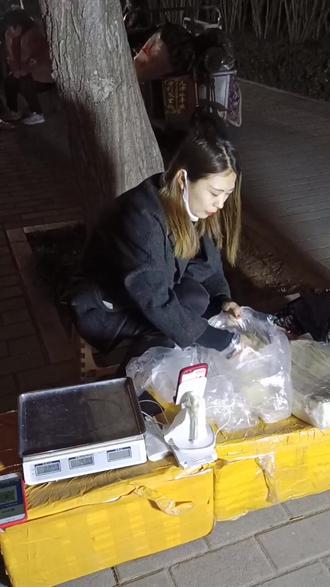 #民间传统美食
#记录摆摊生活
正宗泰安豆腐皮