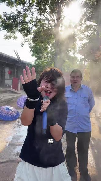 因创业失败,来抖音逆袭,望涅槃重生,为女性代言!
#雨花石