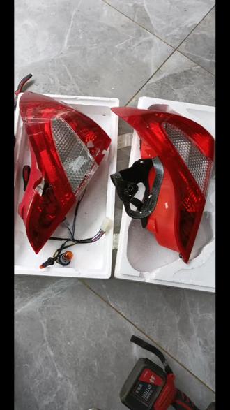 江淮同悦换机油机滤做保养,换后尾灯