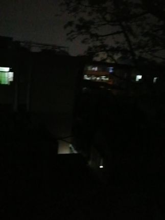 #愿你天黑有灯下雨有伞 