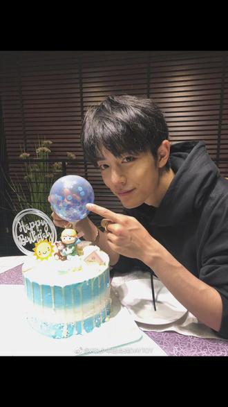 真的好喜欢他的胡子🤭#肖战 #安利肖战 #肖战考古