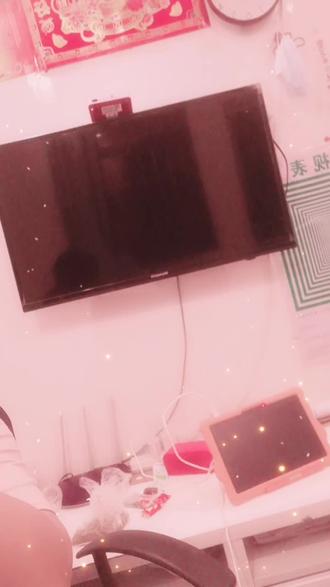 你们看看这两个哪个更像我