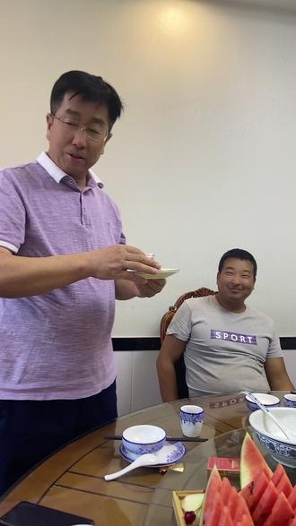 鄂尔多斯城川的酒文化扣三敬二,扣四敬三,扣五敬四————