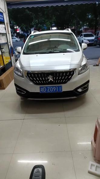 标志3008升级一键启动,舒适进入功能,钥匙启动车。