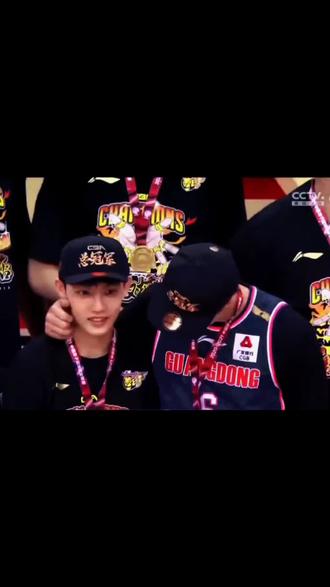 所以,这是谁和谁?🐶🐶#赵睿 #徐杰