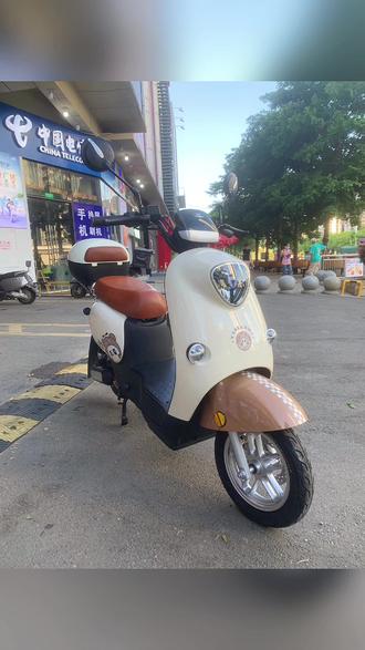 雅迪DM1冠能版#雅迪电动车 #雅迪 #天生能跑双倍质保 #总有一款适合你