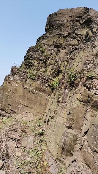 这就是当年乔峰和阿紫跳下去的地方,雁门关乱石谷