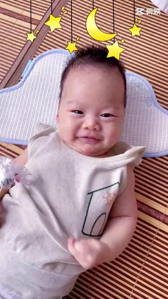 60天的小橙子活泼可爱古灵精怪