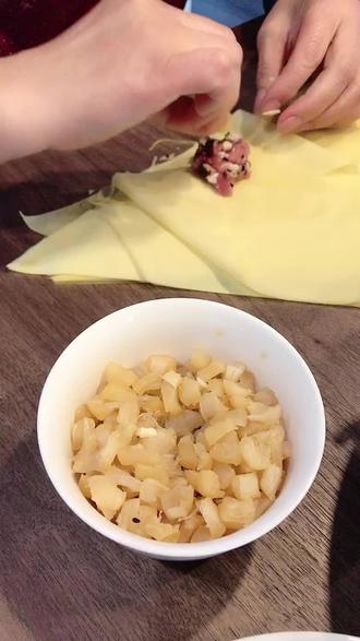 包千张包子。请姐姐来邦忙、包那么多。