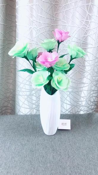 简单大方的洋桔梗送闺蜜她会喜欢吗#手工 #纸艺花 @抖音小助手