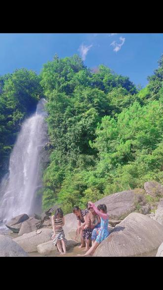 好多小伙伴问,其实这里是毛竹山孙家岭,从县城进去大概半个小时车程,虽然好玩,请大家爱护环境哦~~#瀑布美景 #游山玩水释放心情 #大山深处自然美山清水秀好风光 #灌阳毛竹山孙家岭