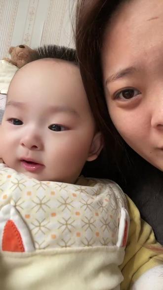 来,上英语课。哈哈哈。@清清老师家的珂 @是开心呀 @清清老师和妈妈