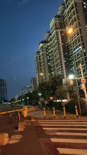 深圳宝安西乡体育馆,一号线地铁站